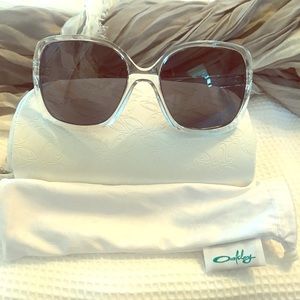 Oakley Women’s Sunglasses- Never worn